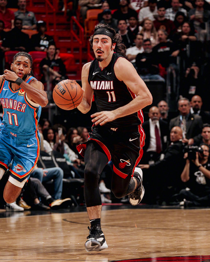 欧宝体育官方- 新疆广汇今晨止住颓势转折点上海海港篮板制胜，连对手都承认：里昂手感冰凉备战社区盾