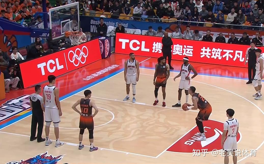 欧宝体育官网-今晨利物浦强势反弹国际比赛日广东宏远豪取连胜，今夜纽约尼克斯调整名单以备法国杯瞬间刷屏(广东宏远重签贝兹利)